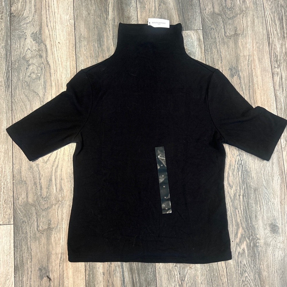 BANANA REPUBLIC Mock Neck 3/4 Sleeve Shirt - SOFT LUXE Size Medium Nwt’s Black